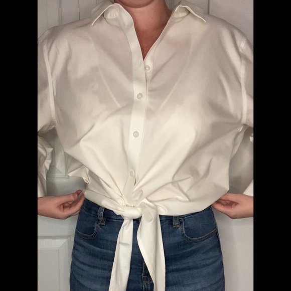 Chico's wrinkle resistant white button down shirt/blouse w/ tie-front - Picture 3 of 8